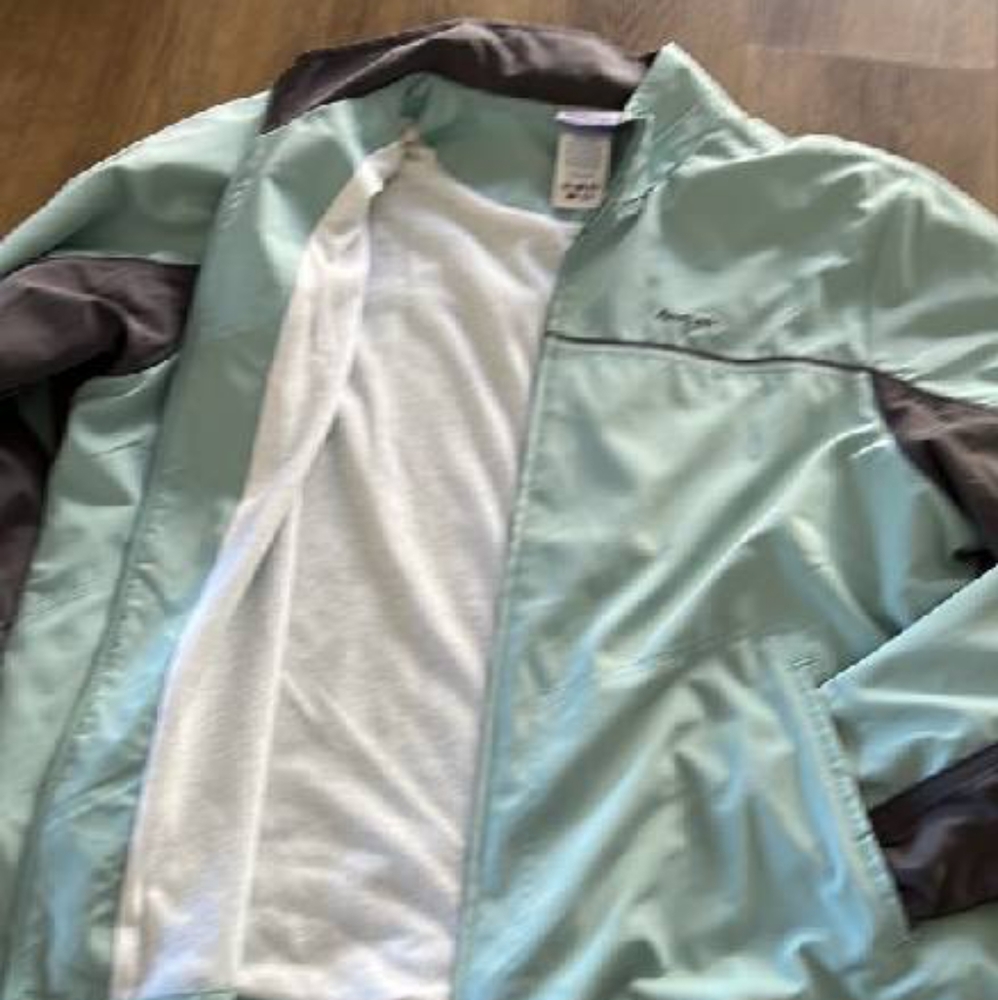 Vintage Reebok Women's 2-piece Track/Warm-up/Windbreaker Suit - Picture 4 of 10
